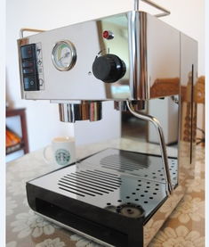 優(yōu)雅EM 18咖啡機(jī) 家用咖啡愛好者的理想選擇